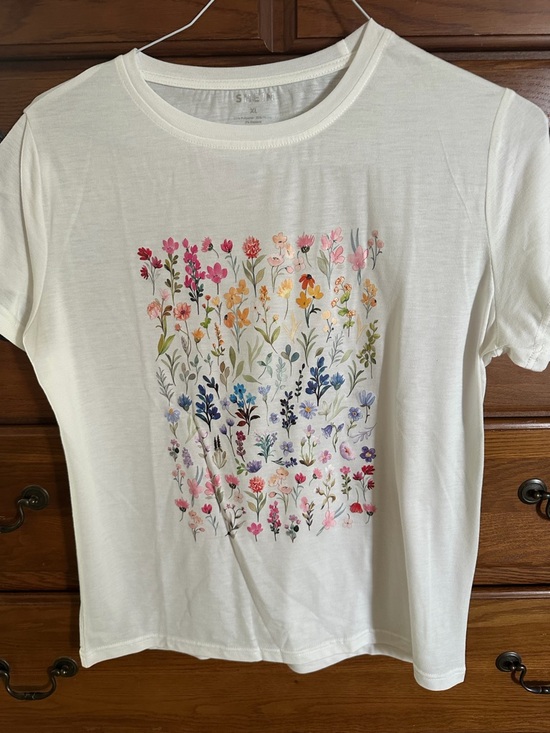 SHEIN Tops - SHEIN Short Sleeve Tee with Multicolor Floral Print